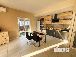 Дом 190м&sup2;, 3-этажный, участок 3 сот.  