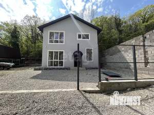 Дом 152м&sup2;, 2-этажный, участок 4 сот.  