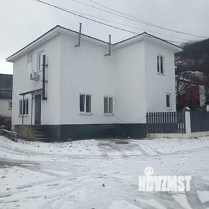 Дом 179м&sup2;, 2-этажный, участок 4 сот.  