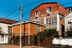 Дом 596м&sup2;, 3-этажный, участок 5 сот.  