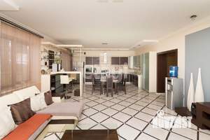 Дом 807м&sup2;, 3-этажный, участок 6 сот.  