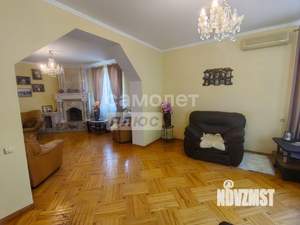 Коттедж 235м², 2-этажный, участок 8 сот.  