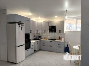 Дом 200м&sup2;, 3-этажный, участок 4 сот.  