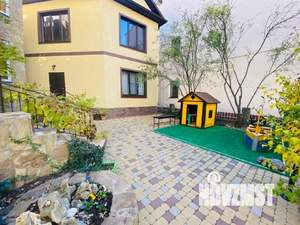 Дом 720м&sup2;, 3-этажный, участок 7 сот.  