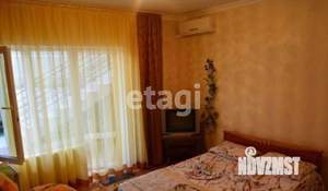 Дом 242м&sup2;, 2-этажный, участок 3 сот.  