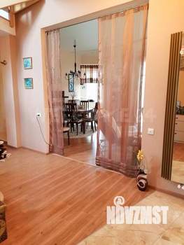 Дом 200м&sup2;, 2-этажный, участок 6 сот.  