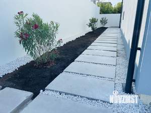 Дом 220м&sup2;, 2-этажный, участок 4 сот.  