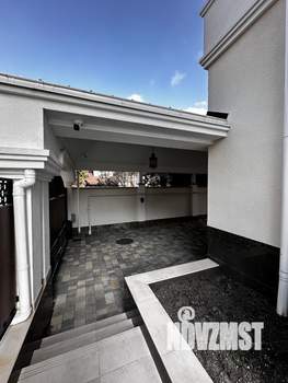 Коттедж 365м², 2-этажный, участок 6 сот.  