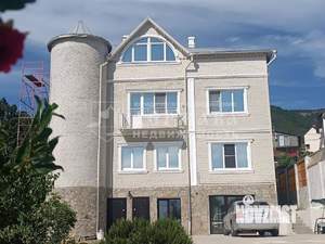 Дом 262м&sup2;, 3-этажный, участок 8 сот.  