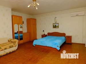 Дом 550м², 2-этажный, участок 4 сот.  