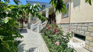 Дом 450м&sup2;, 2-этажный, участок 6 сот.  