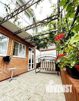 Дом 480м&sup2;, 3-этажный, участок 4 сот.  