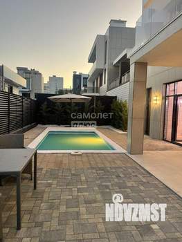 Коттедж 398м², 2-этажный, участок 5 сот.  