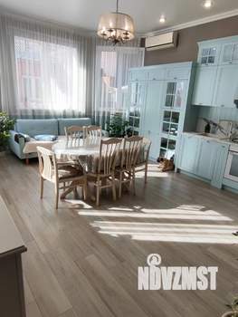 Дом 250м&sup2;, 3-этажный, участок 3 сот.  