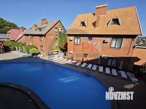 Дом 450м&sup2;, 3-этажный, участок 6 сот.  