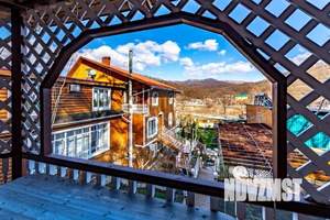 Дом 475м&sup2;, 3-этажный, участок 6 сот.  