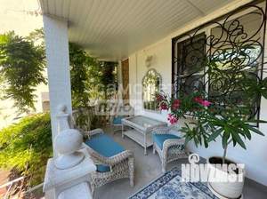 Дом 550м&sup2;, 2-этажный, участок 5 сот.  