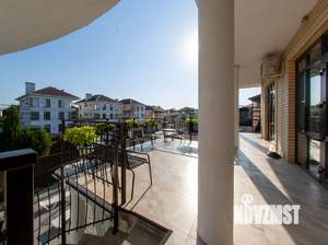 Дом 622м&sup2;, 3-этажный, участок 6 сот.  