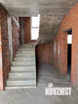 Дом 210м&sup2;, 3-этажный, участок 3 сот.  