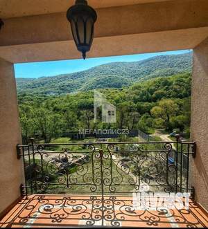 Дом 511м&sup2;, 5-этажный, участок 25 сот.  