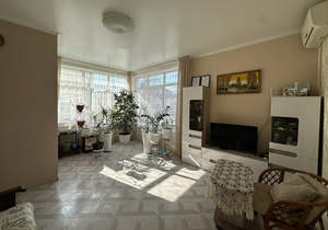 Дом 140м&sup2;, 3-этажный, участок 1 сот.  