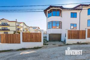 Дом 321м&sup2;, 2-этажный, участок 6 сот.  