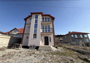 Дом 211м&sup2;, 3-этажный, участок 3 сот.  