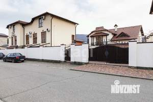 Дом 381м², 3-этажный, участок 13 сот.  