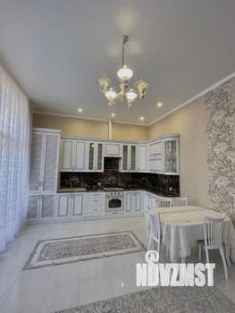 Коттедж 226м², 2-этажный, участок 3 сот.  