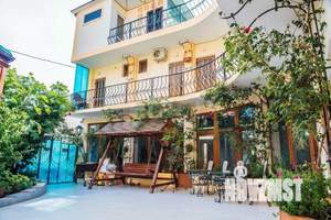 Дом 559м&sup2;, 4-этажный, участок 6 сот.  