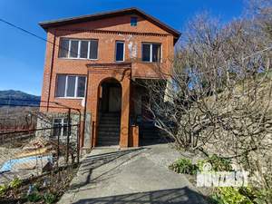 Дом 225м², 3-этажный, участок 11 сот.  