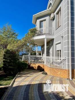 Дом 400м&sup2;, 3-этажный, участок 7 сот.  