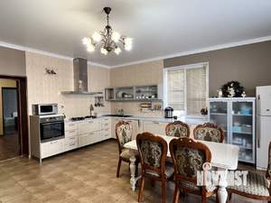 Коттедж 295м&sup2;, 3-этажный, участок 4 сот.  