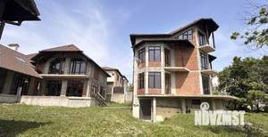 Коттедж 385м&sup2;, 3-этажный, участок 21 сот.  