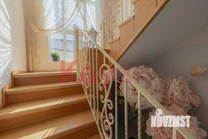 Дом 232м&sup2;, 3-этажный, участок 4 сот.  