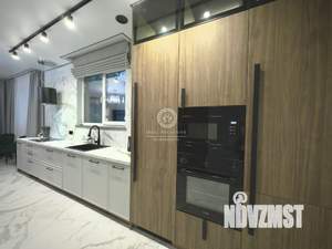 Коттедж 267м&sup2;, 3-этажный, участок 4 сот.  