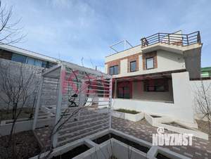 Дом 186м&sup2;, 2-этажный, участок 4 сот.  