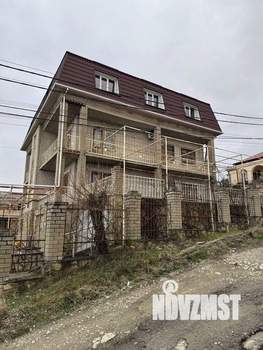 Дом 751м&sup2;, 2-этажный, участок 12 сот.  