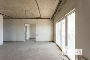 Дом 300м&sup2;, 3-этажный, участок 5 сот.  