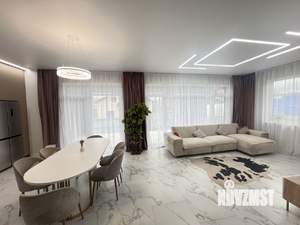 Дом 200м&sup2;, 2-этажный, участок 7 сот.  