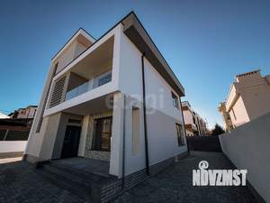 Дом 322м&sup2;, 3-этажный, участок 4 сот.  