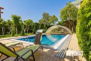 Дом 370м&sup2;, 3-этажный, участок 8 сот.  