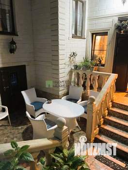 Дом 517м&sup2;, 3-этажный, участок 2 сот.  