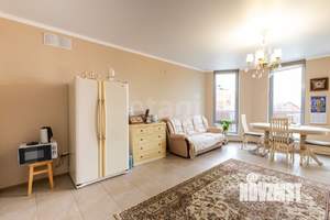 Дом 296м&sup2;, 3-этажный, участок 4 сот.  