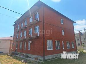 Дом 955м&sup2;, 3-этажный, участок 6 сот.  