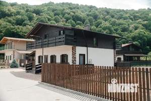 Дом 243м&sup2;, 2-этажный, участок 10 сот.  