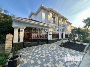 Дом 350м², 3-этажный, участок 6 сот.  
