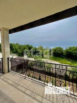 Дом 400м&sup2;, 3-этажный, участок 7 сот.  