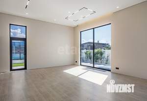 Дом 227м&sup2;, 2-этажный, участок 4 сот.  