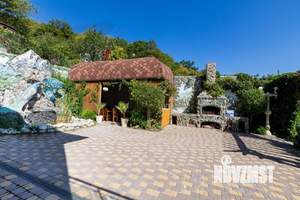 Дом 146м&sup2;, 3-этажный, участок 4 сот.  